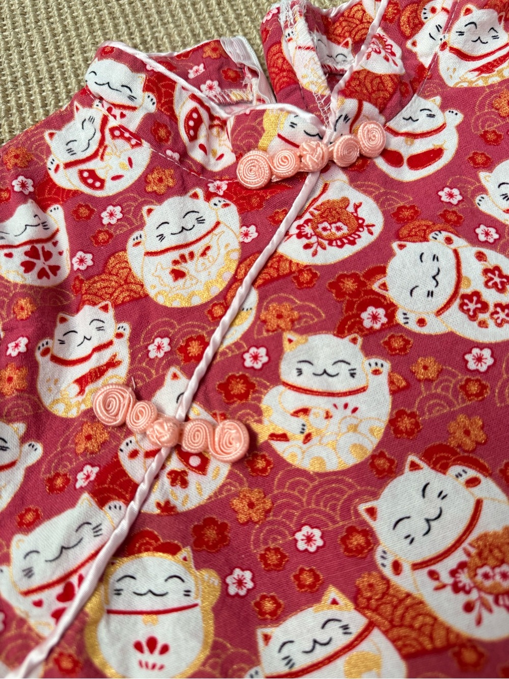 Red Lucky Cat Short-Sleeve Kids Qipao Dress - Picture 2 of 3